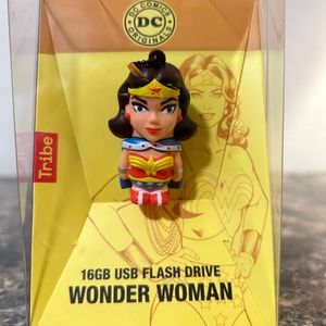 Cute--Iconic Thumb Drives Wonder Woman and Darth Vader--16g
